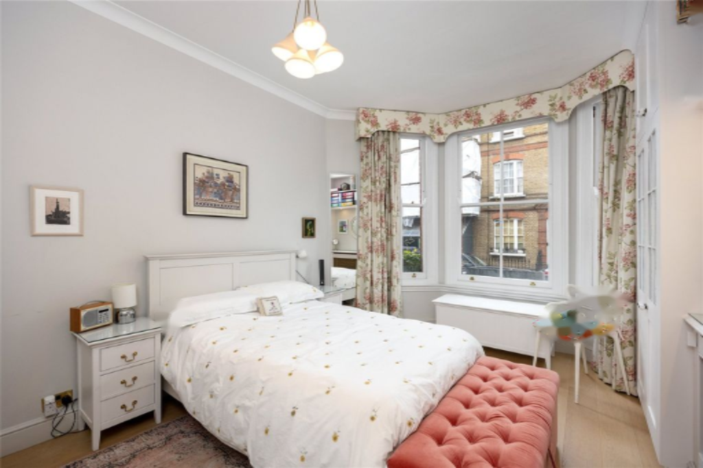 Flat in London, United Kingdom, 89 m² - picture 15