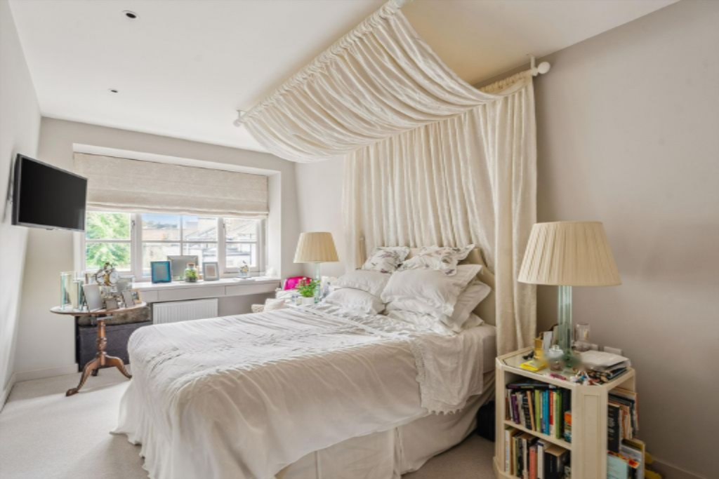 Flat in London, United Kingdom, 130 m² - picture 17