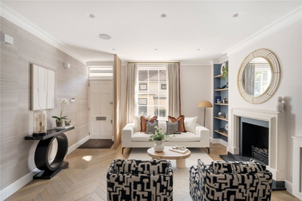 Flat in London, United Kingdom, 148 m² - picture 17