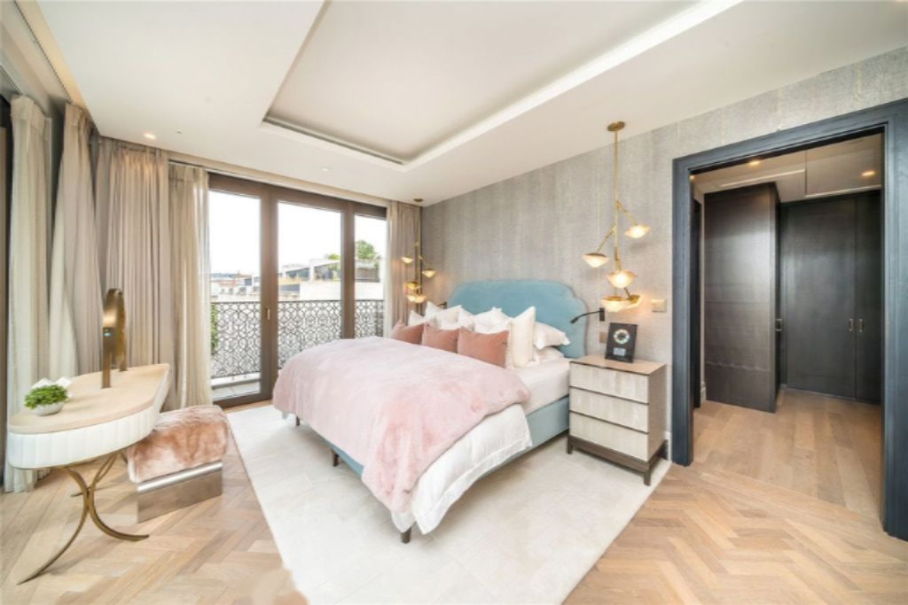 Flat in London, United Kingdom, 248 m² - picture 18