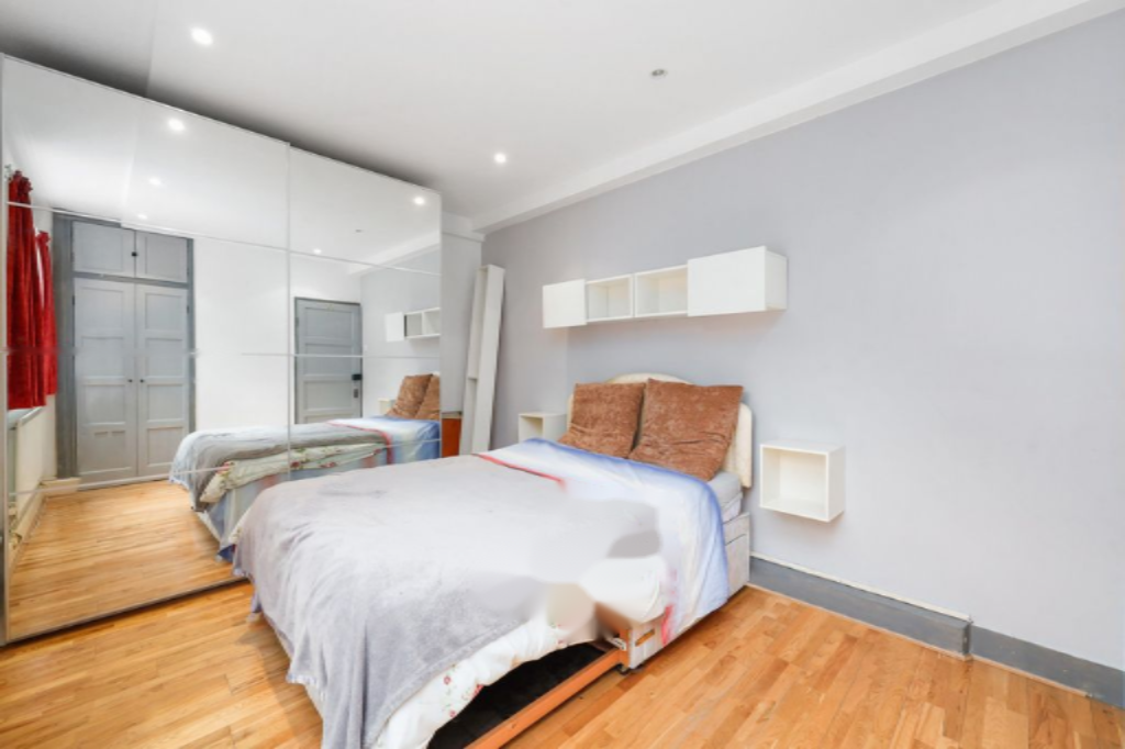 Flat in London, United Kingdom, 71 m² - picture 18