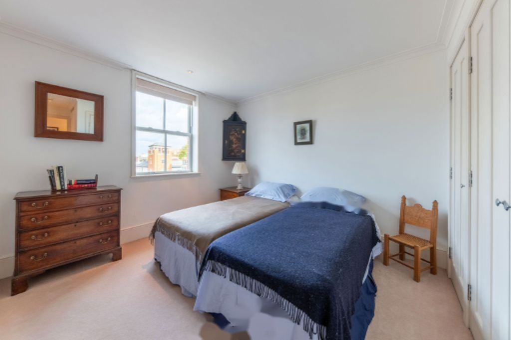 Flat in London, United Kingdom, 140 m² - picture 18