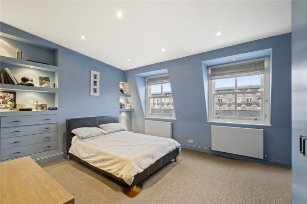 Flat in London, United Kingdom, 241 m² - picture 18