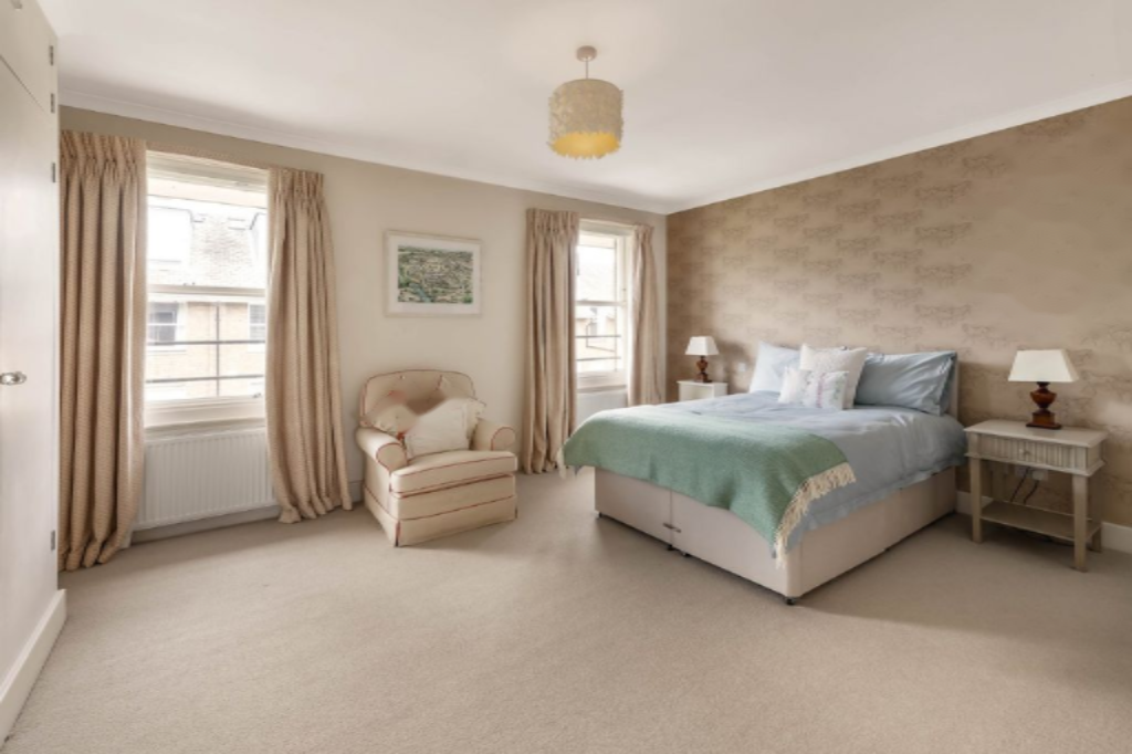 Flat in London, United Kingdom, 288 m² - picture 18