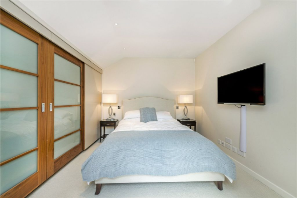 Flat in London, United Kingdom, 91 m² - picture 19