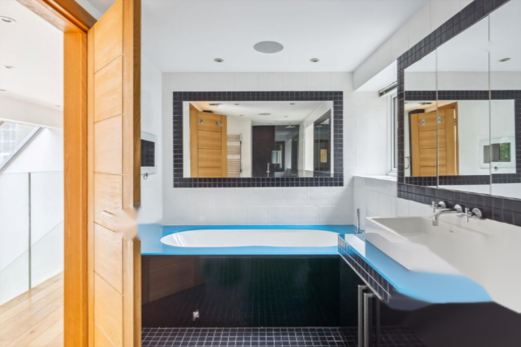 Flat in London, United Kingdom, 93 m² - picture 19