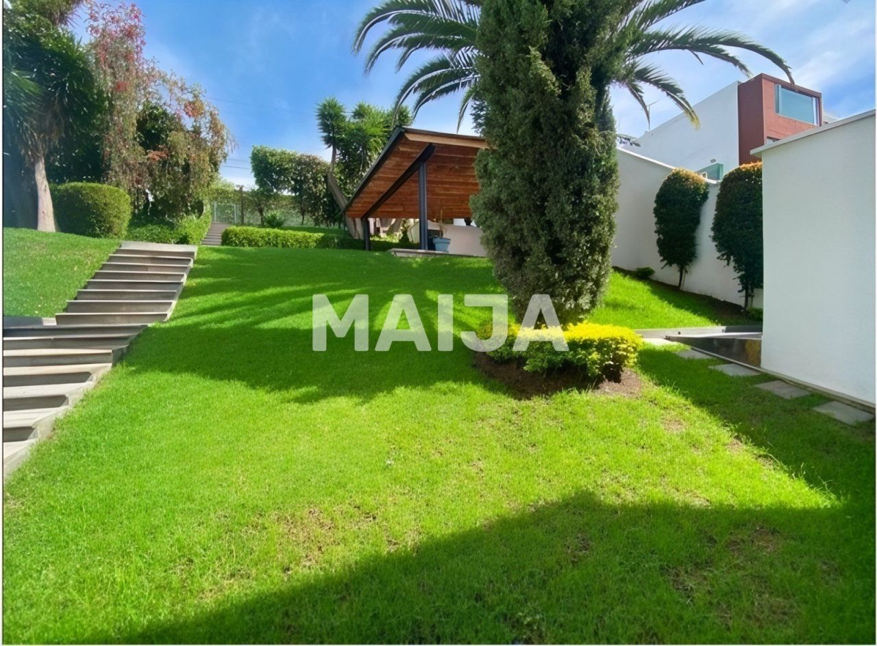 House Cumbaya, Ecuador, 785.74 m² - picture 2