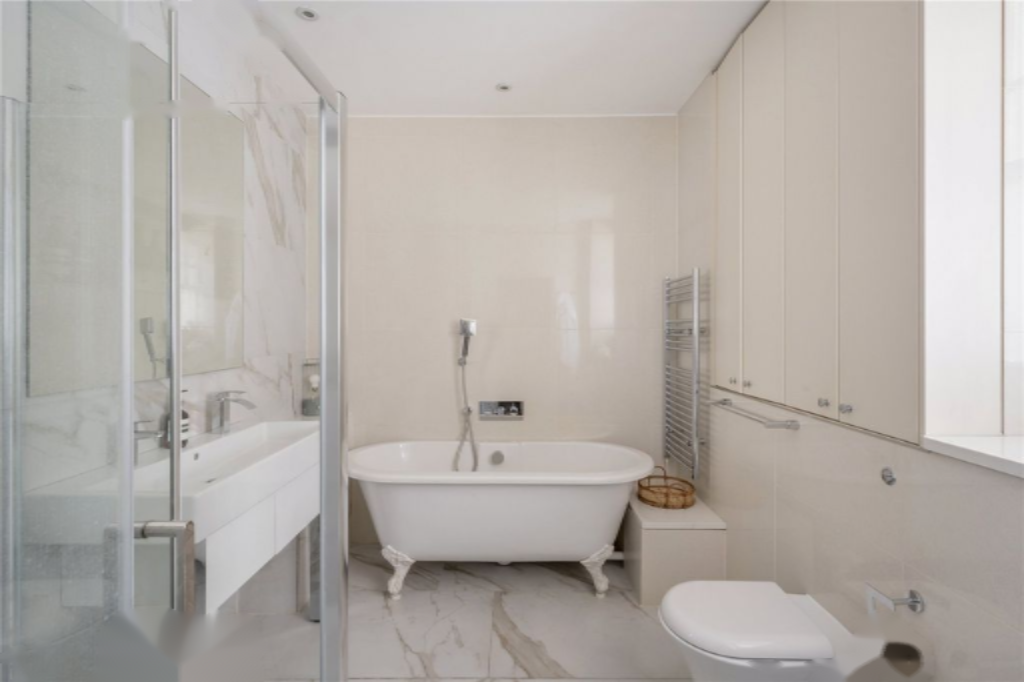 Piso en Londres, Reino Unido, 150 m² - imagen 1