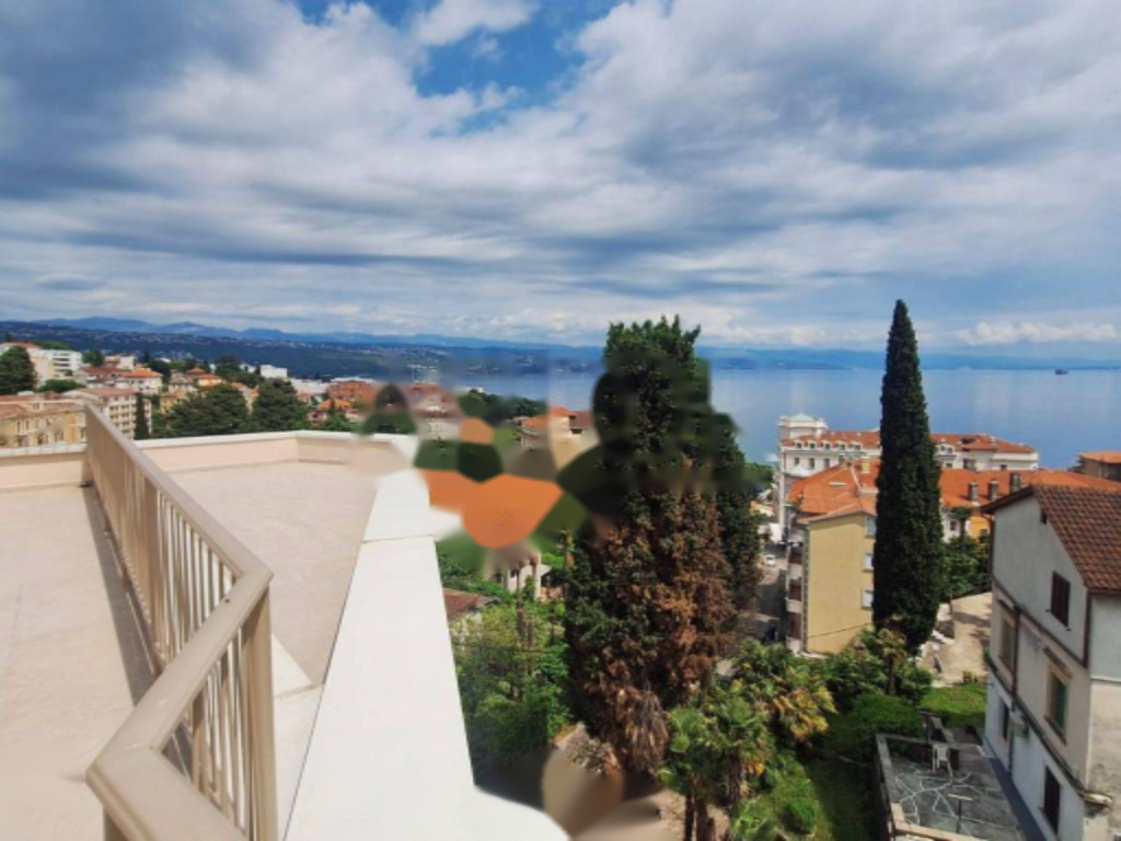 Piso en Opatija, Croacia, 243 m² - imagen 1