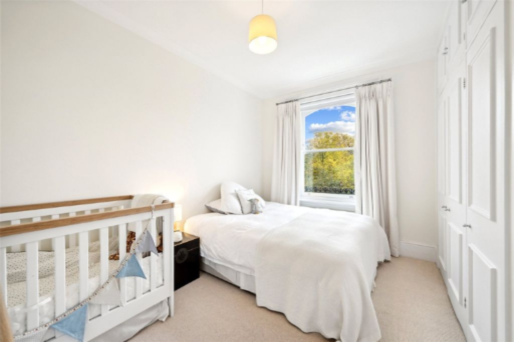 Flat in London, United Kingdom, 87 m² - picture 1