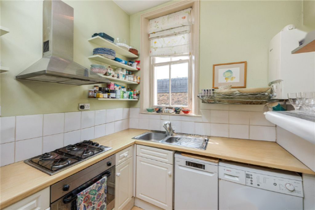 Flat in London, United Kingdom, 54 m² - picture 1