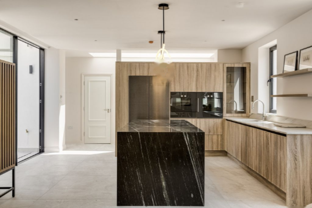 Wohnung in London, Großbritannien, 220 m² - Foto 1