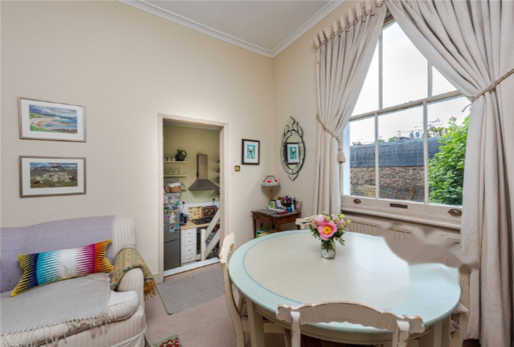 Flat in London, United Kingdom, 54 m² - picture 2