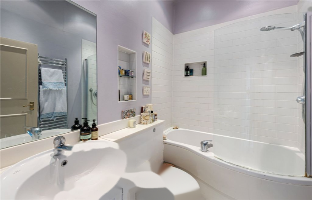 Flat in London, United Kingdom, 54 m² - picture 3