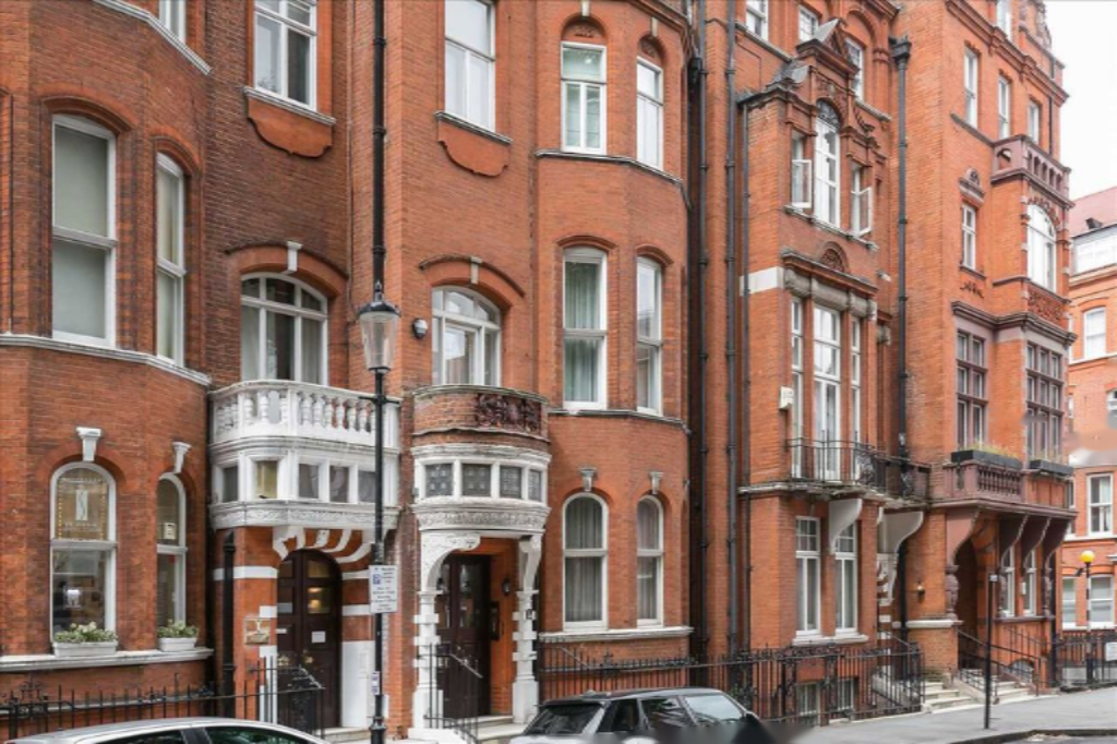 Flat in London, United Kingdom, 86 m² - picture 5