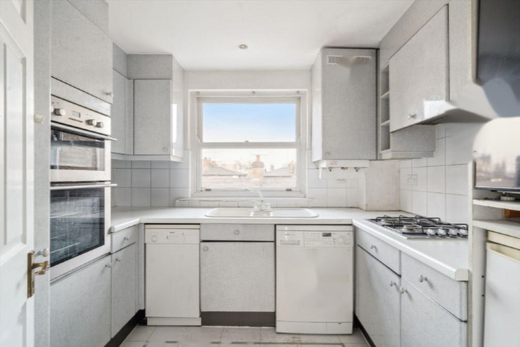 Flat in London, United Kingdom, 79 m² - picture 7