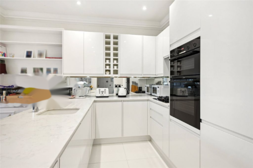 Flat in London, United Kingdom, 87 m² - picture 14