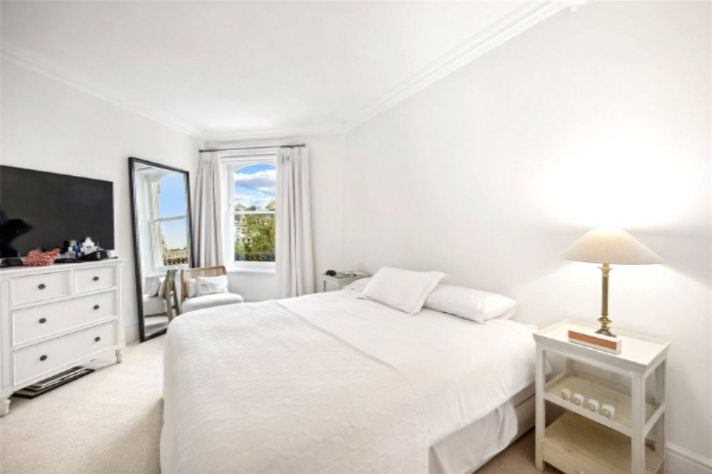 Flat in London, United Kingdom, 87 m² - picture 15