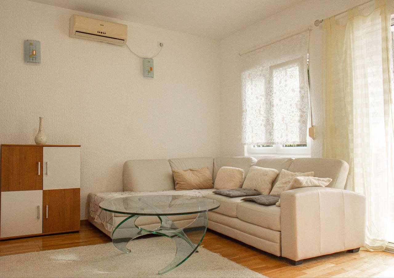 Piso en Tivat, Montenegro, 42 m² - imagen 2