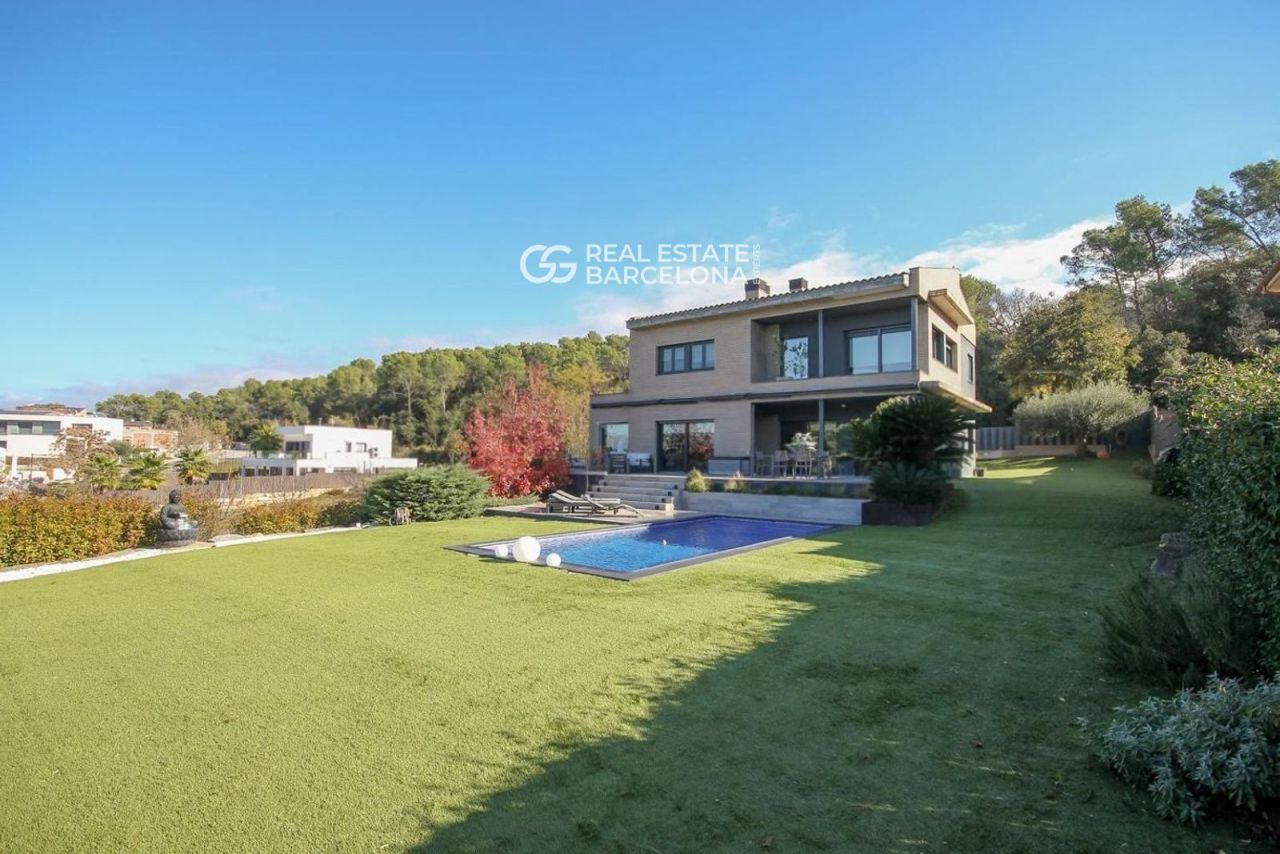 Casa a Barcellona, Spagna, 537 m² - foto 1