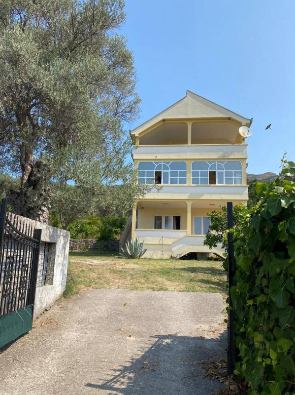 Casa a Bar, Montenegro, 216 m² - foto 1