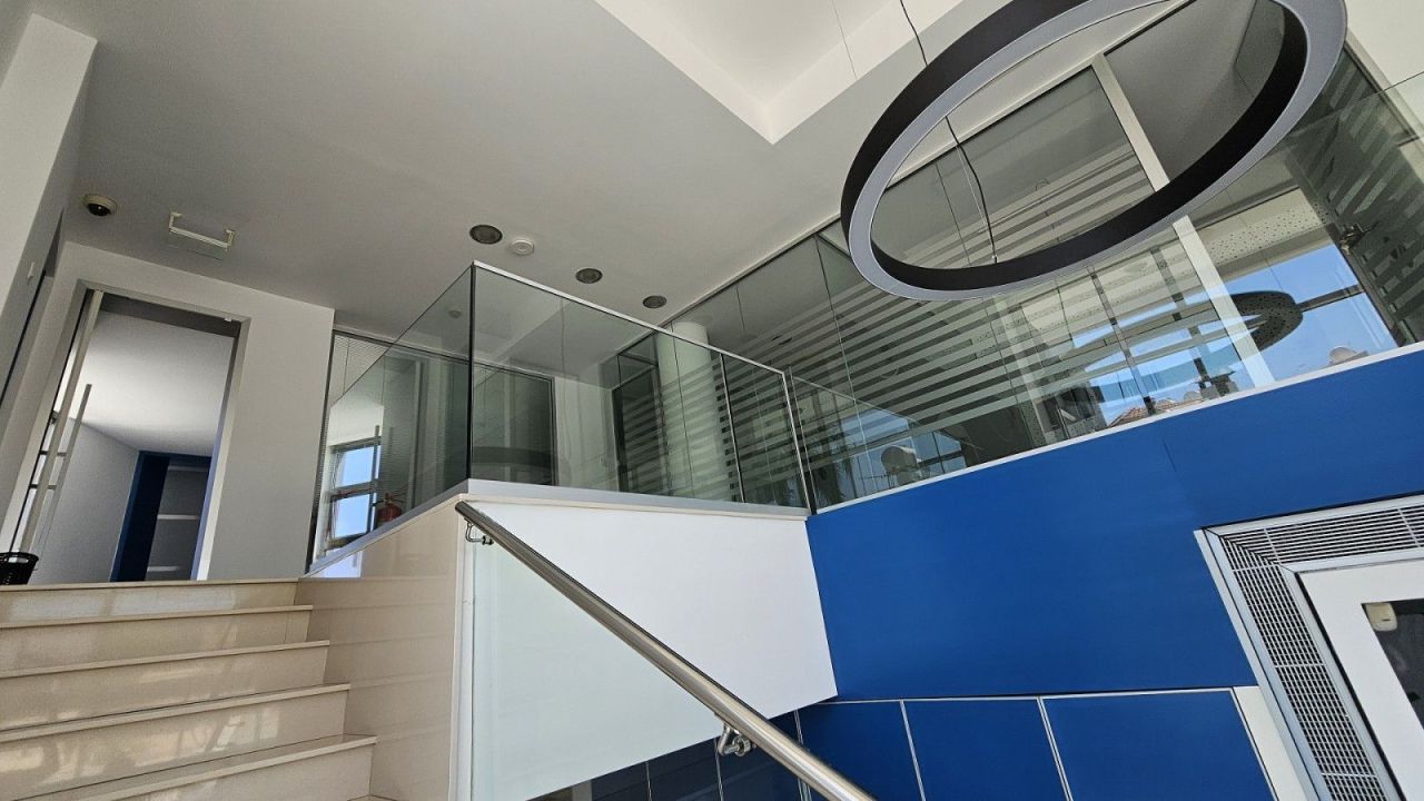 Oficina en Pafos, Chipre, 465 m² - imagen 4