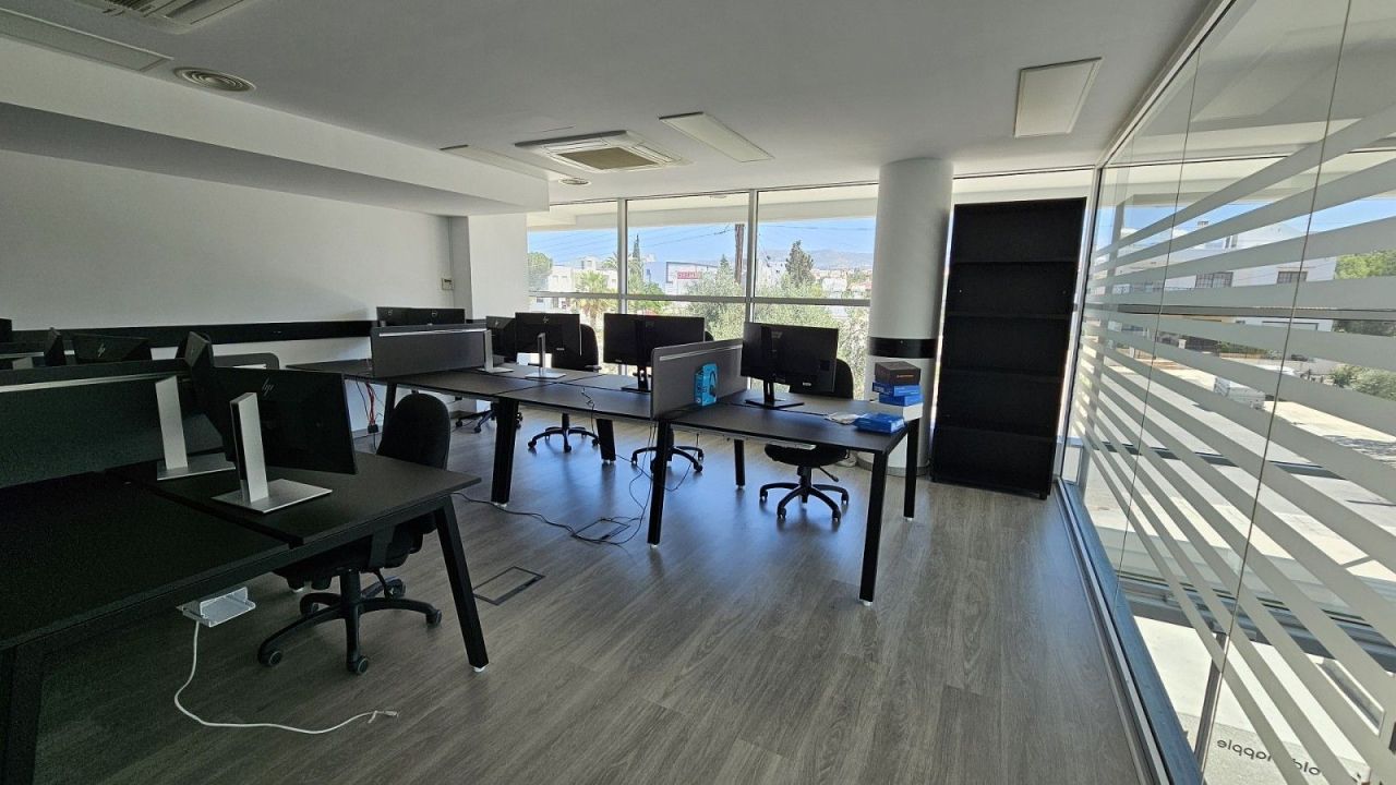 Oficina en Pafos, Chipre, 465 m² - imagen 7