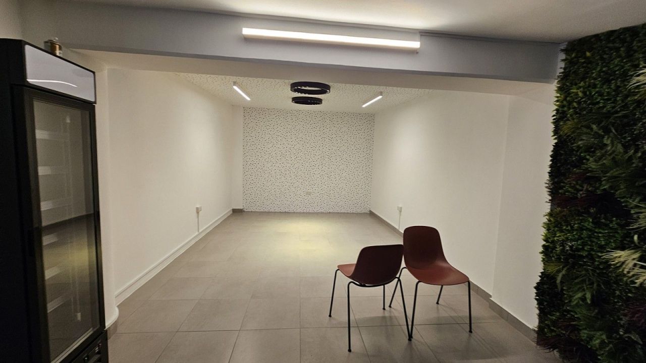 Oficina en Pafos, Chipre, 465 m² - imagen 14