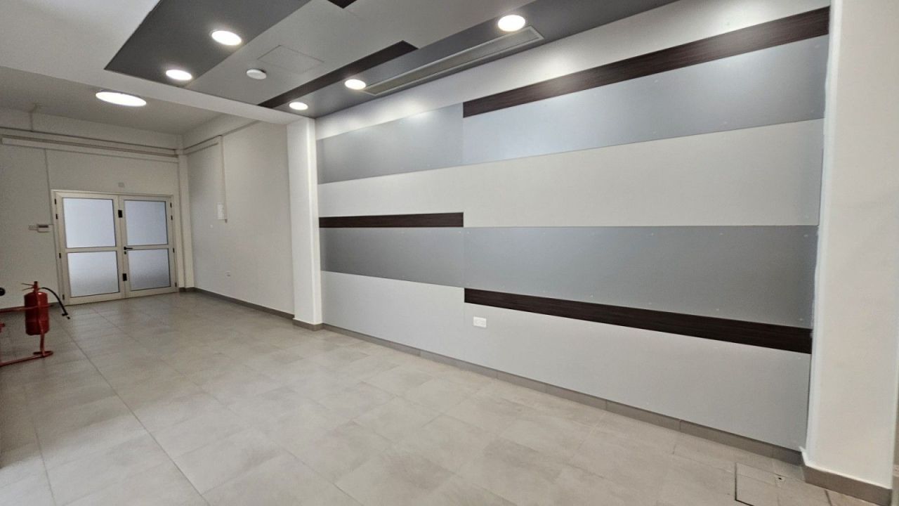 Oficina en Pafos, Chipre, 465 m² - imagen 16