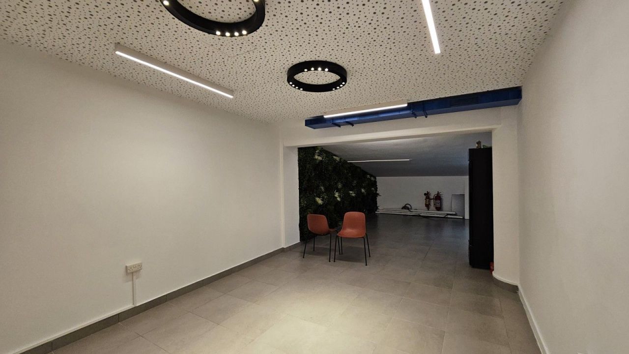 Oficina en Pafos, Chipre, 465 m² - imagen 19