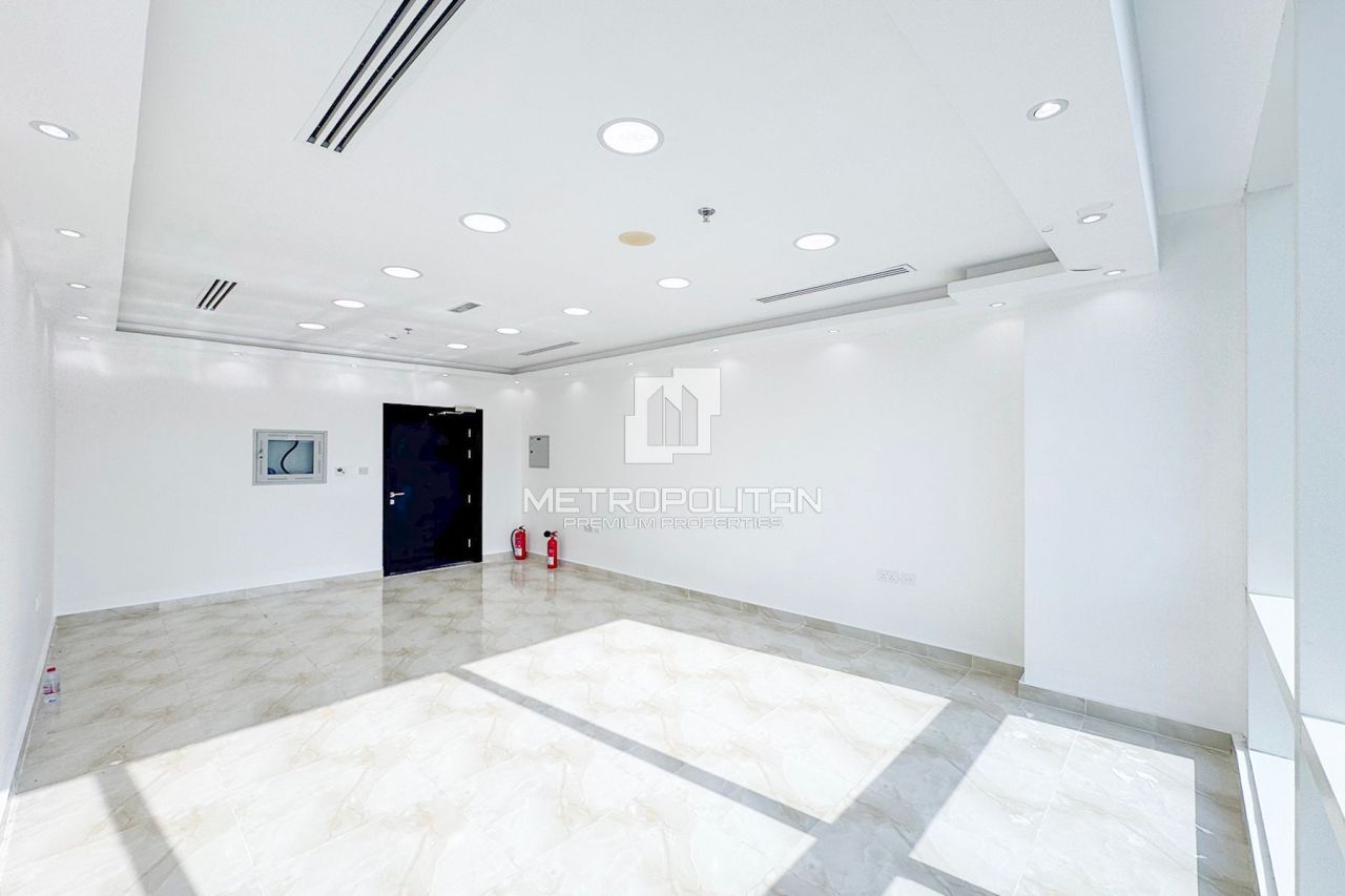 Office in Dubai, UAE, 29 m² - picture 1