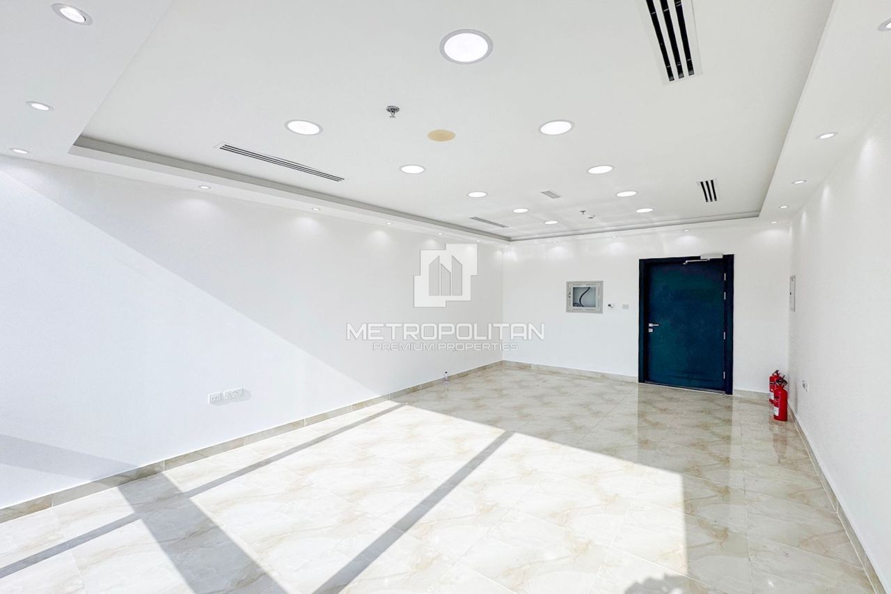 Office in Dubai, UAE, 29 m² - picture 2