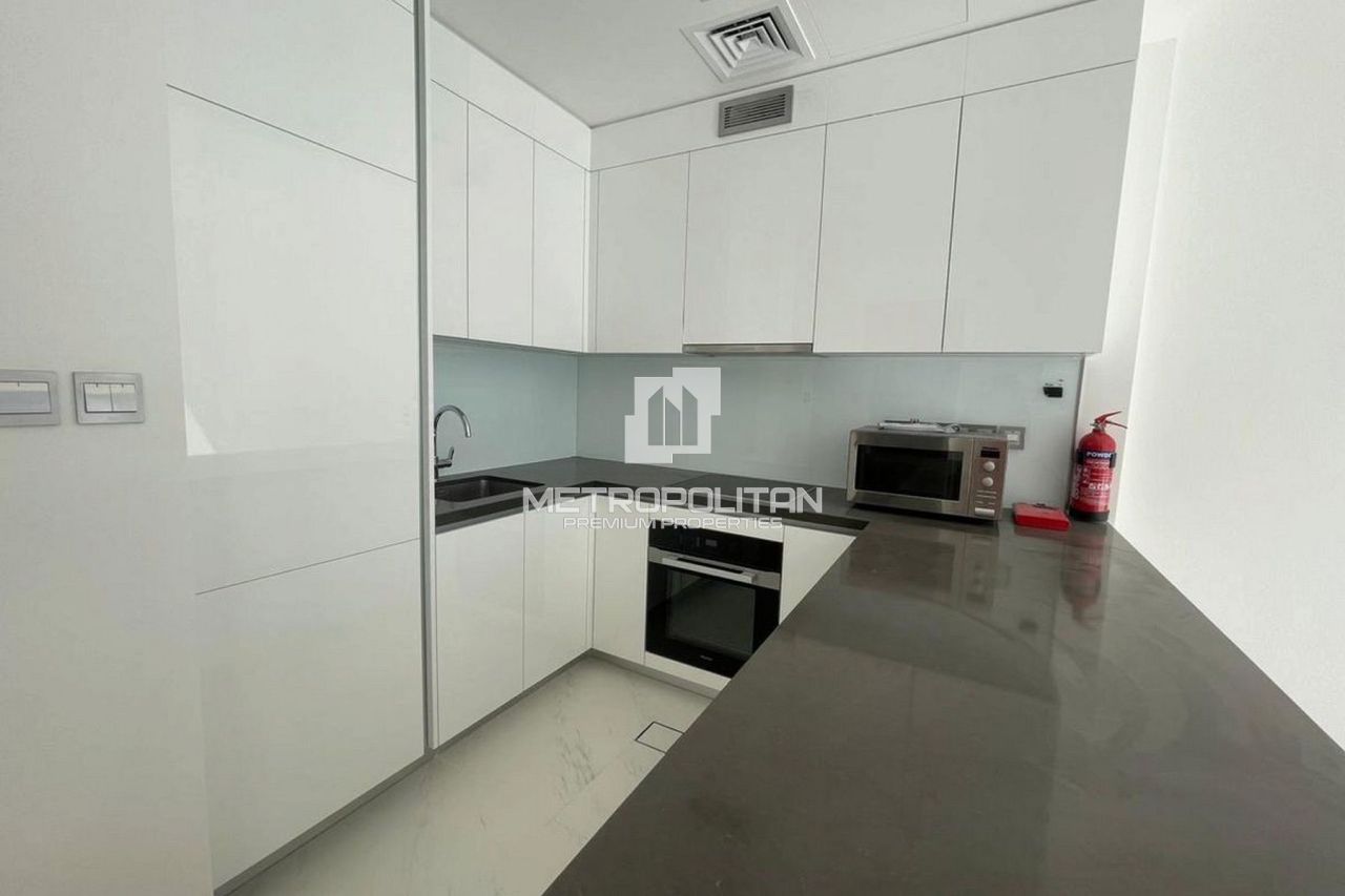 Apartment in Dubai, UAE, 68 m² - picture 5