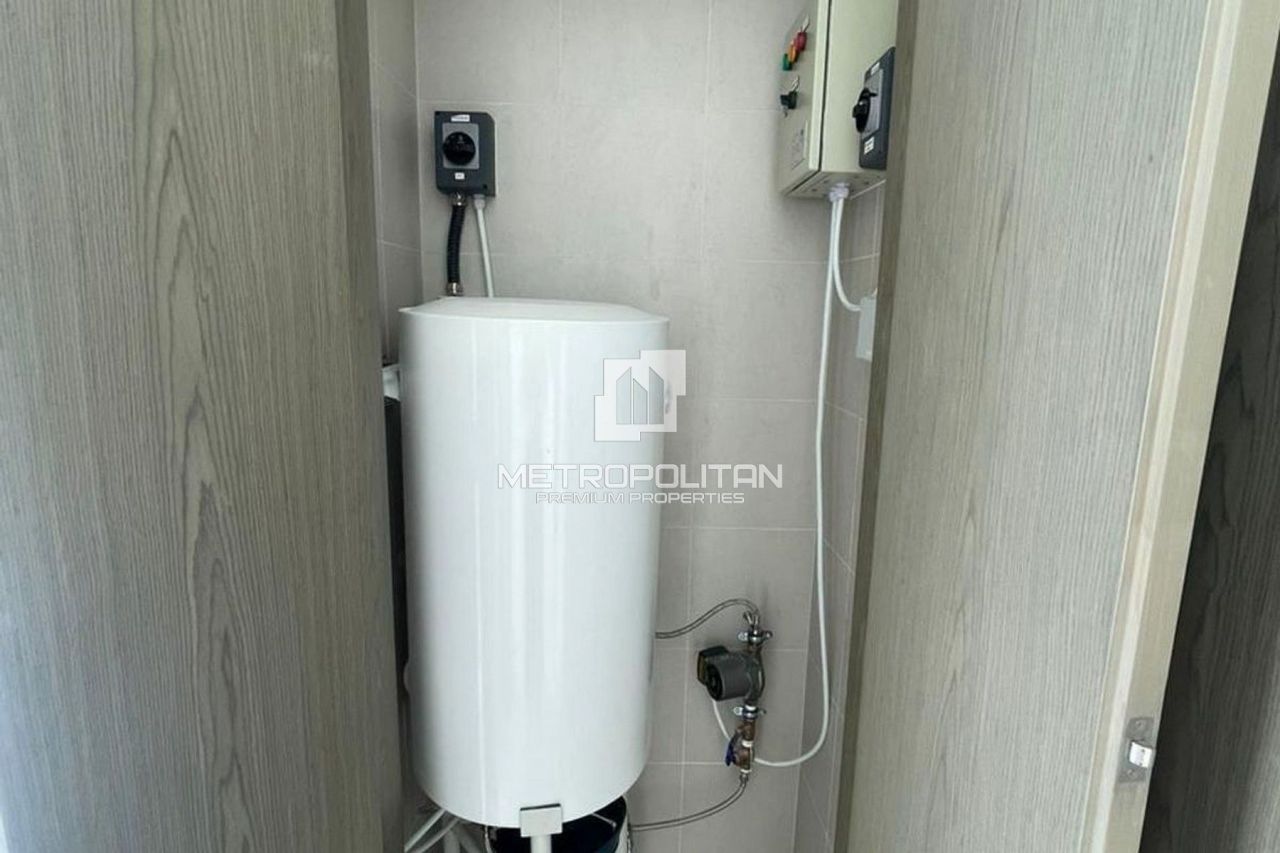 Apartment in Dubai, UAE, 68 m² - picture 10