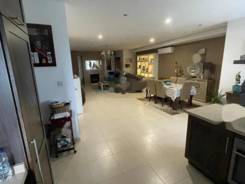 Flat in Zabbar, Malta, 180 m² - picture 1