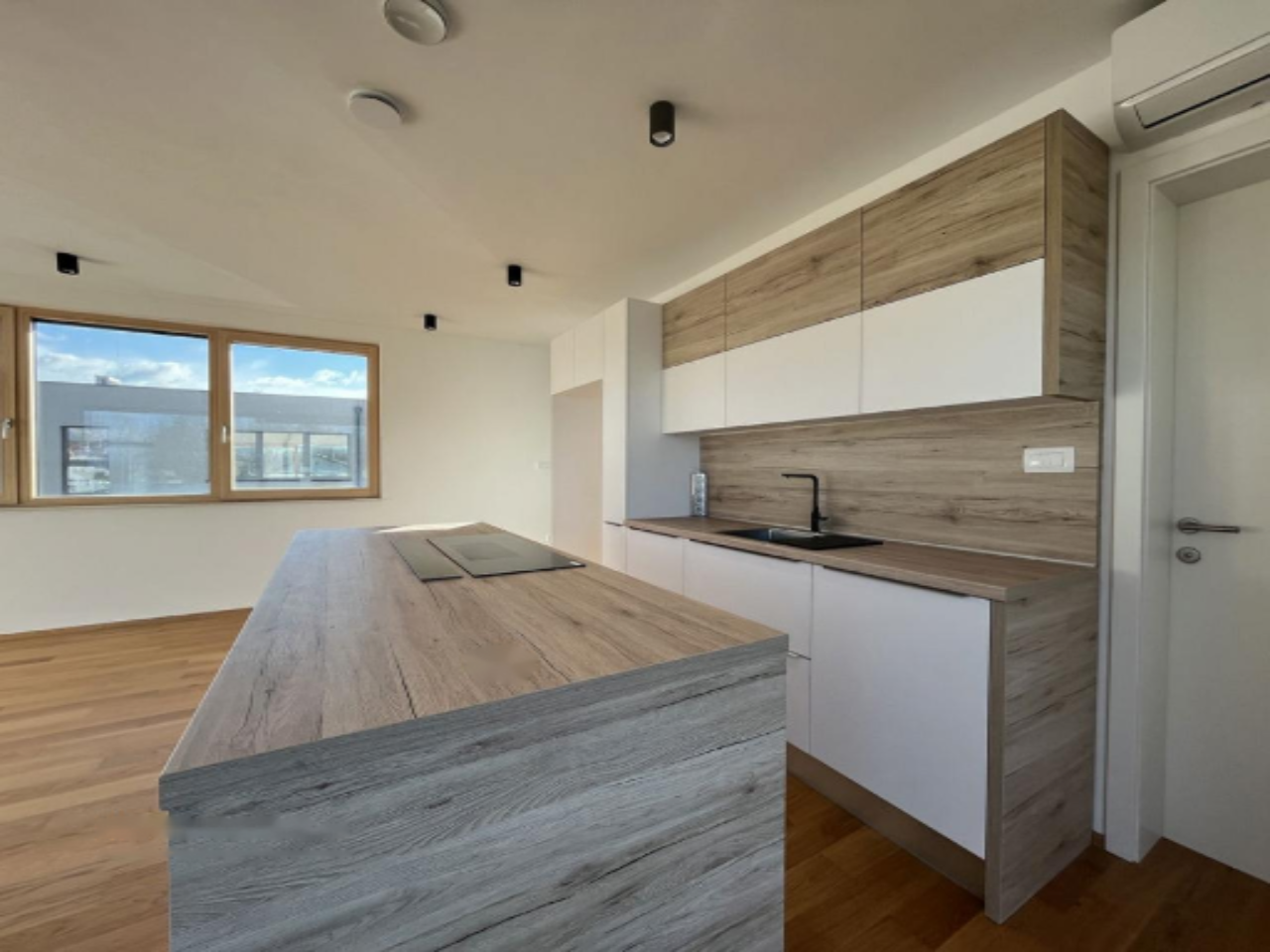Flat in Ljubljana, Slovenia, 147 m² - picture 2