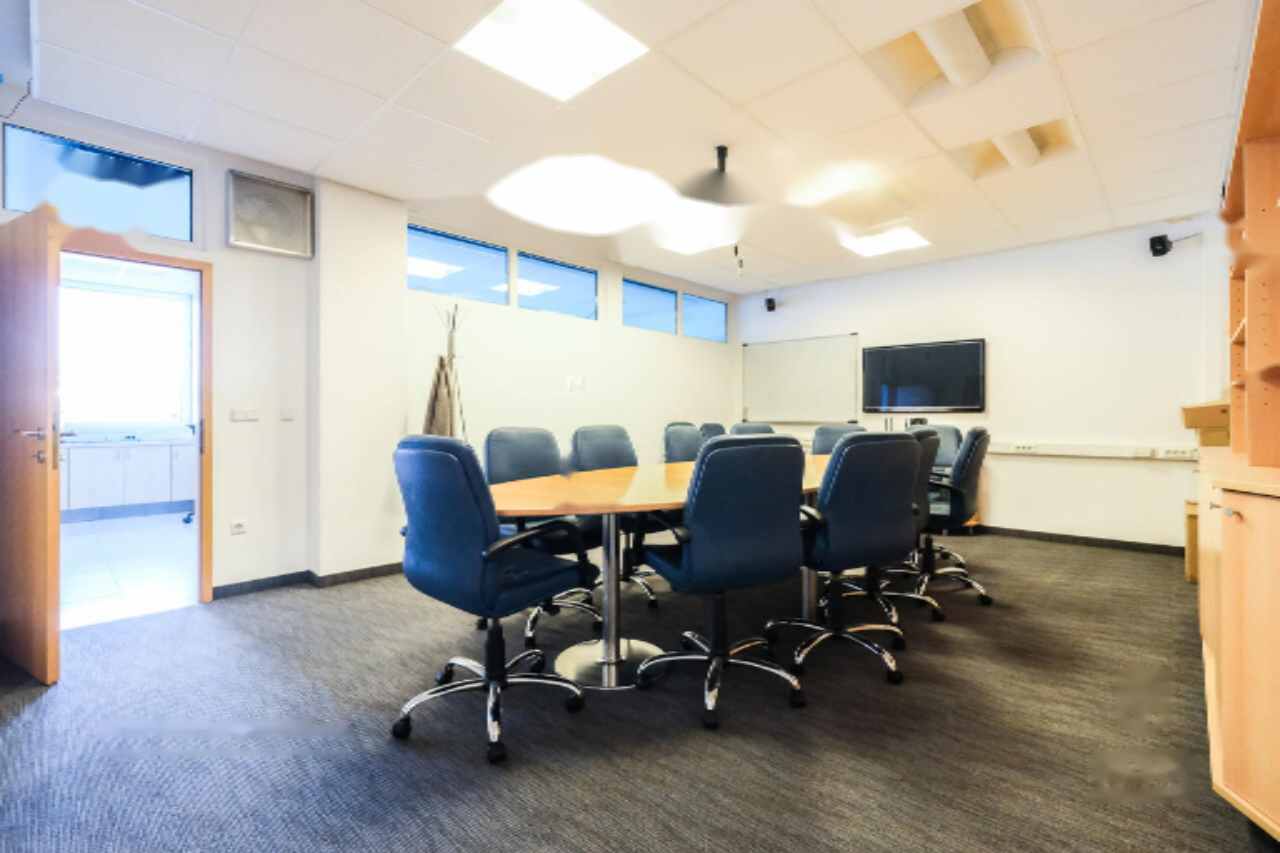 Office in Ljubljana, Slovenia, 445 m² - picture 4