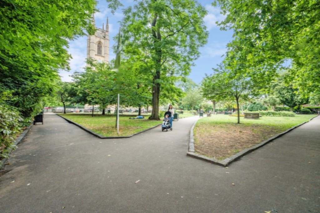 Flat in London, United Kingdom, 87 m² - picture 4