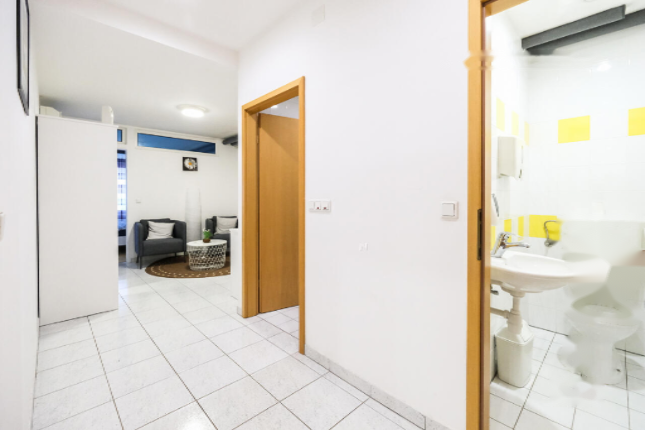 Office in Ljubljana, Slovenia, 445 m² - picture 12