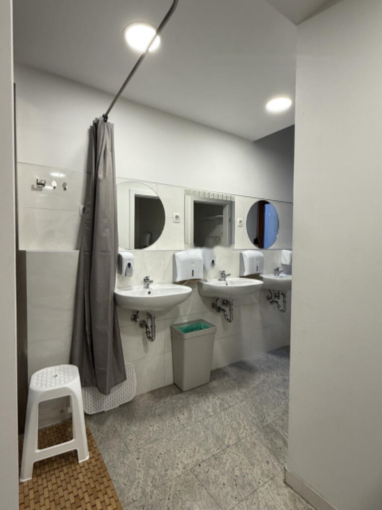 Office in Ljubljana, Slovenia, 98 m² - picture 15