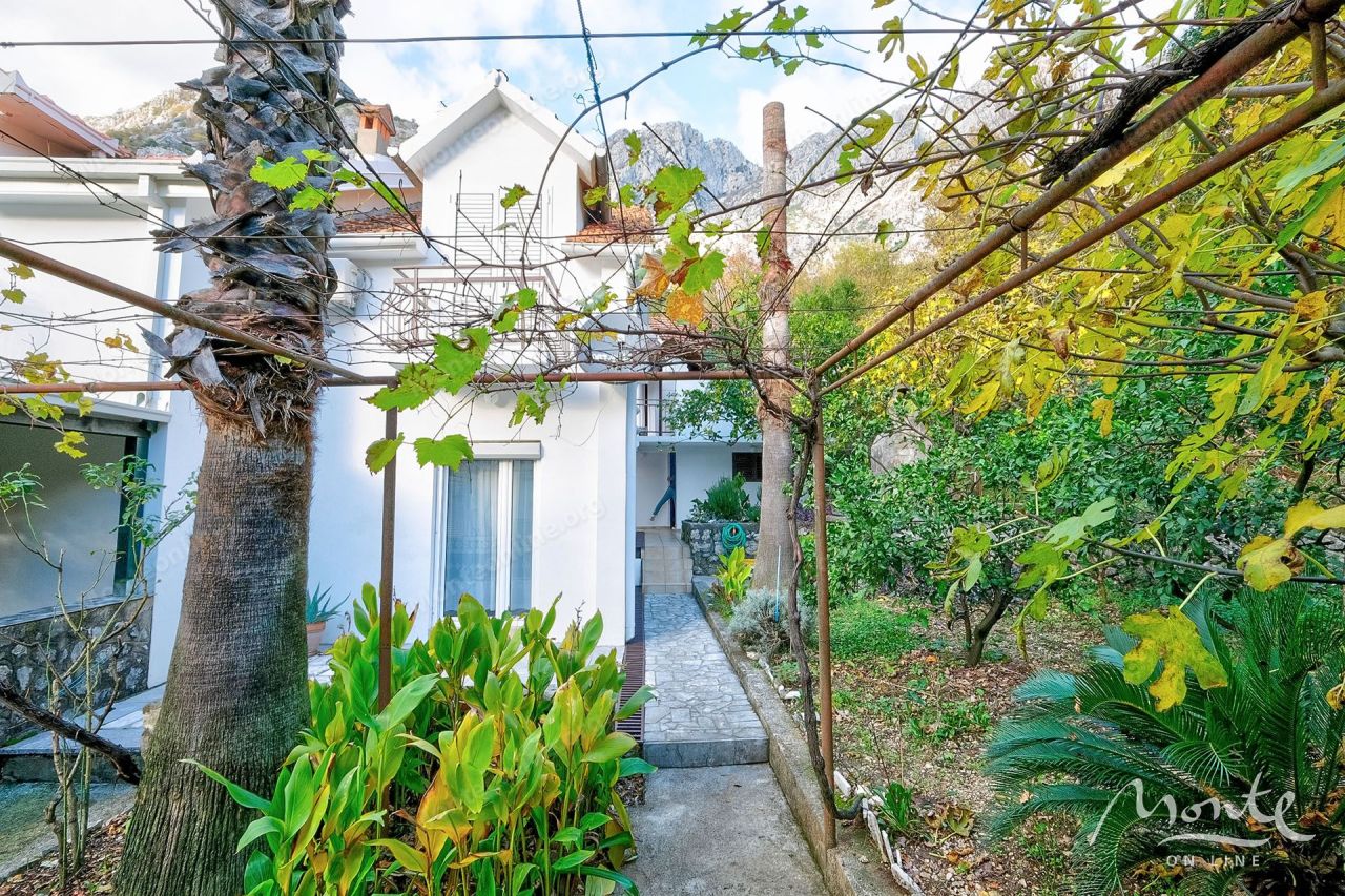 Villa in Orahovac, Montenegro, 67 m² - picture 3