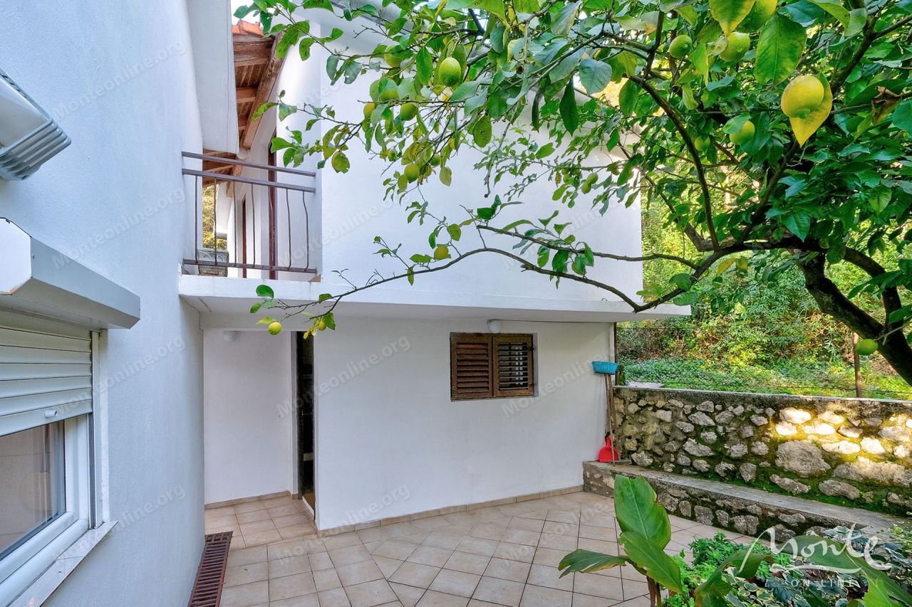 Villa in Orahovac, Montenegro, 67 m² - picture 11