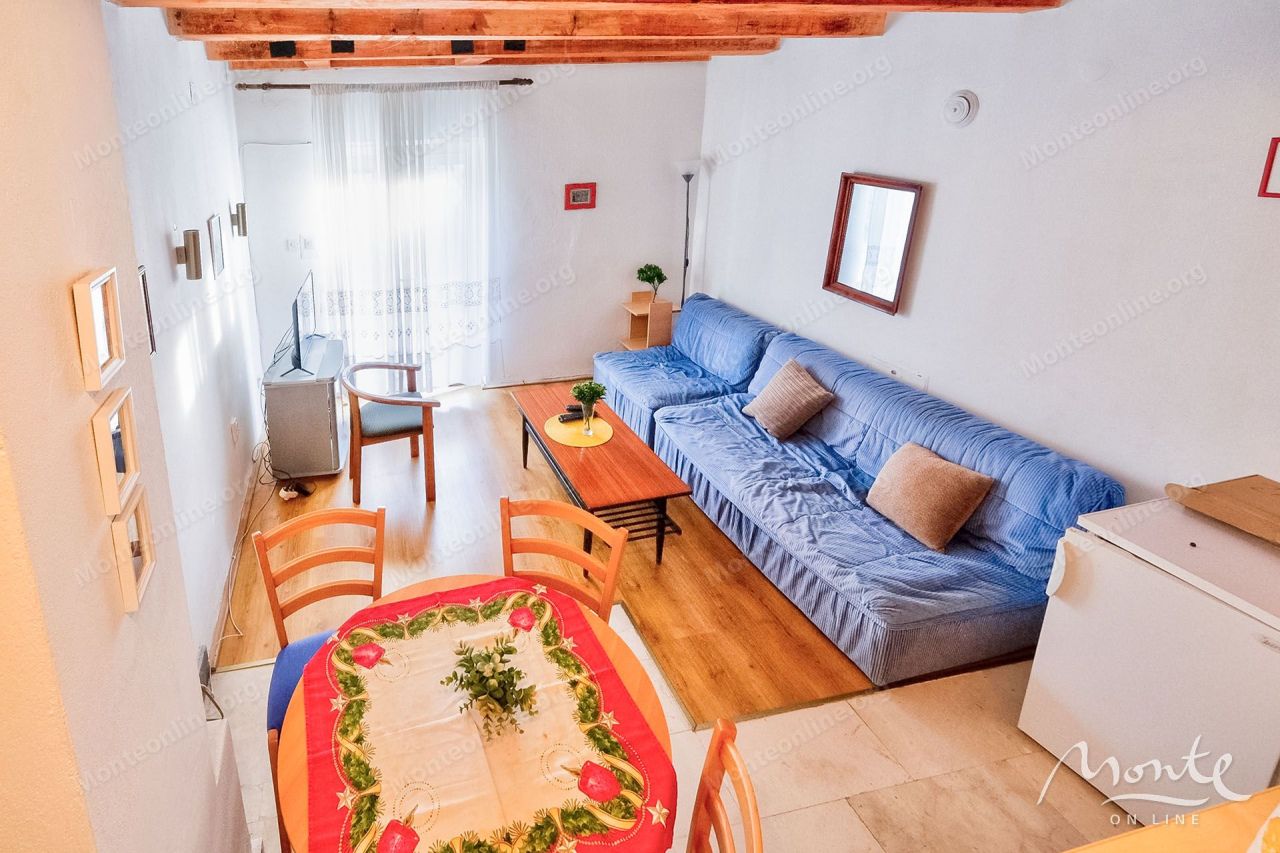 Villa in Orahovac, Montenegro, 67 m² - picture 12