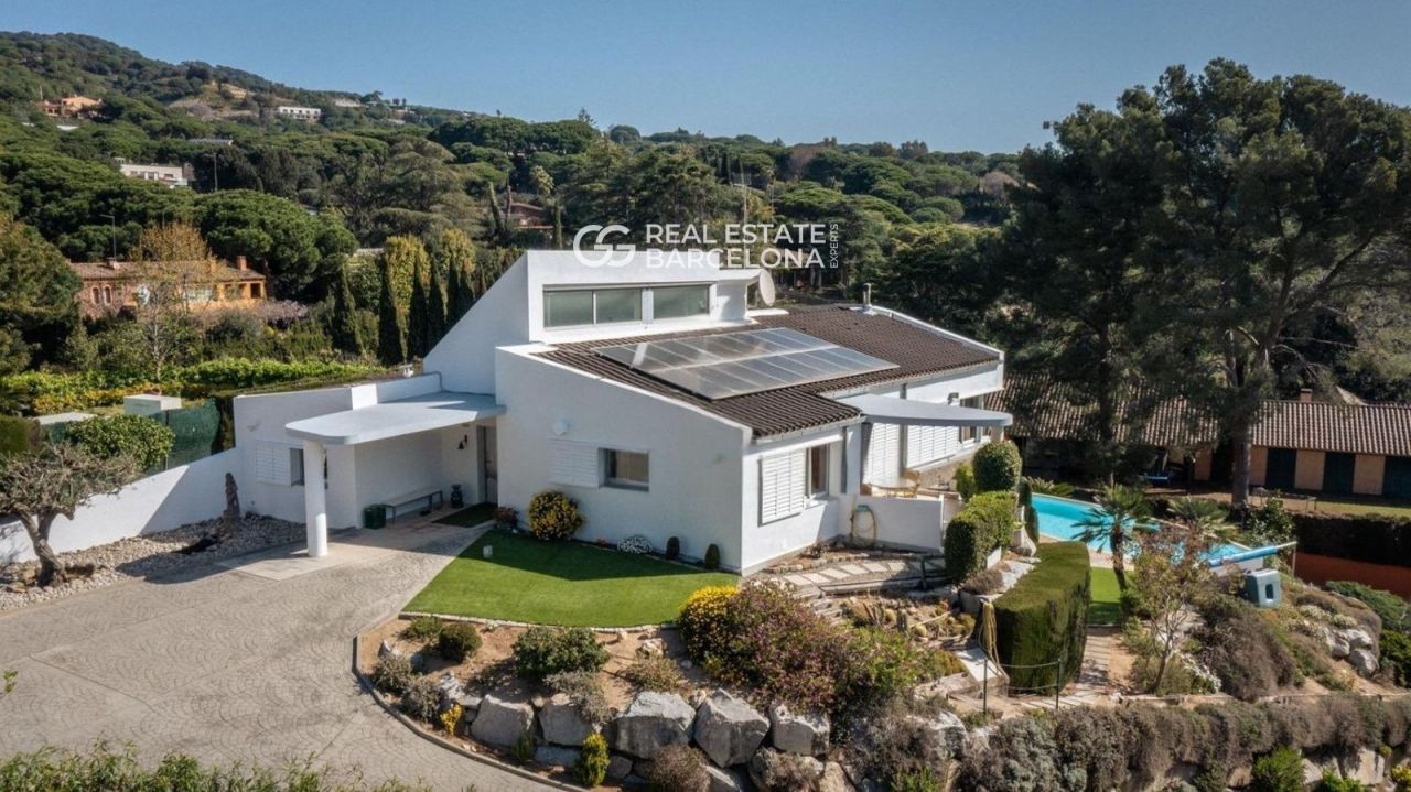 Chalet Barcelona, Sant Andreu de Llavaneres, España, 446 m² - imagen 1