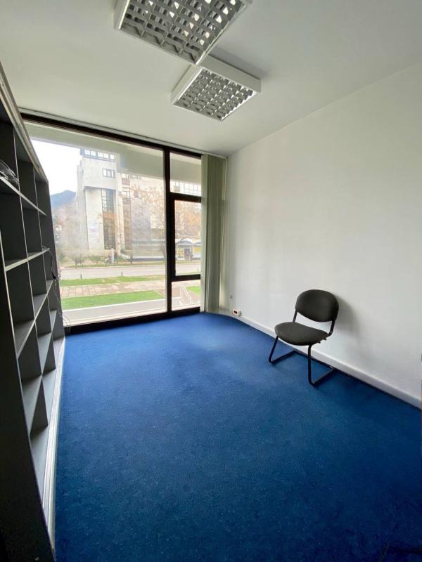 Commercial property in Bar, Montenegro, 171 m² - picture 1