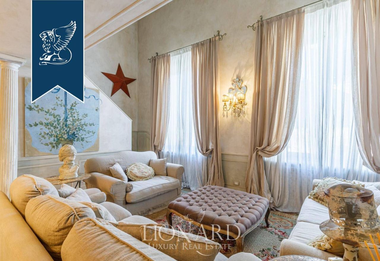 Apartment in Florence, Italy, 168 m² - picture 3