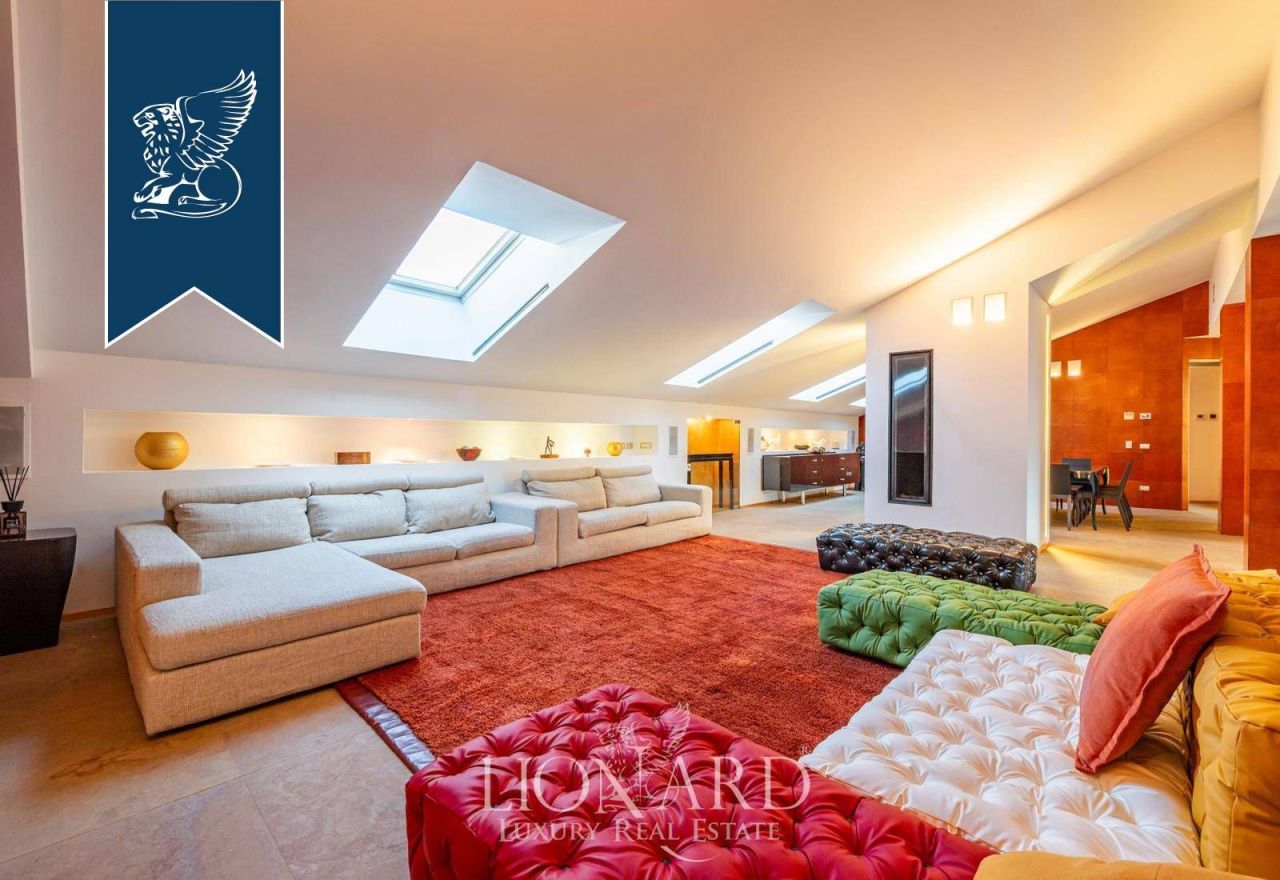 Apartment in Milan, Italy, 500 m² - picture 3