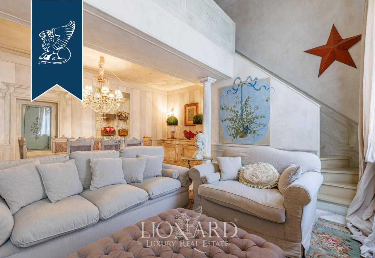 Apartment in Florence, Italy, 168 m² - picture 4