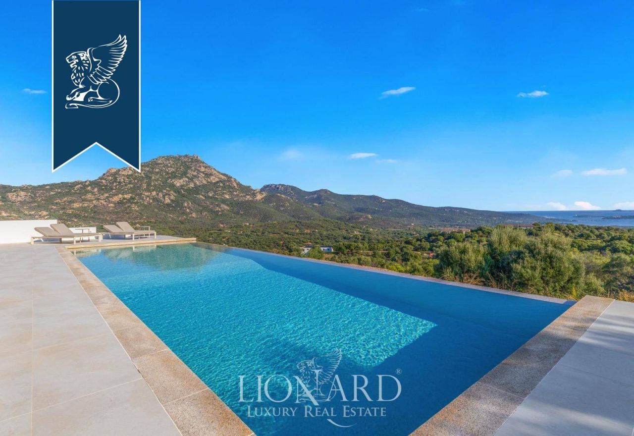 Villa in Olbia, Italien, 300 m² - Foto 4