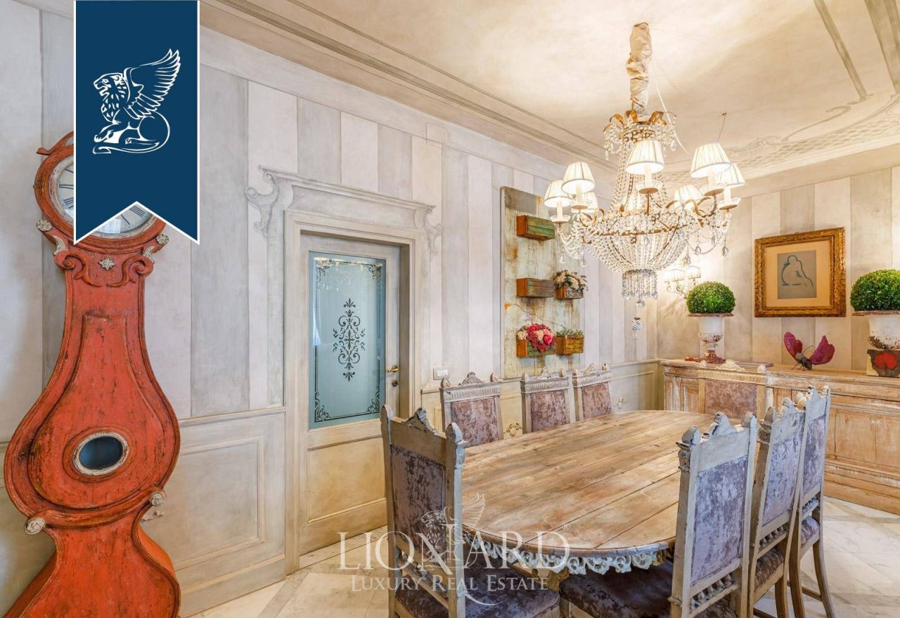 Apartment in Florence, Italy, 168 m² - picture 7